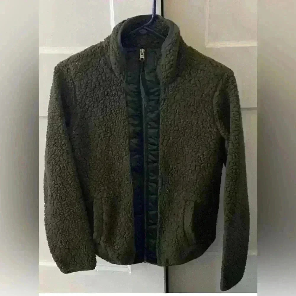 Abercrombie & Fitch women’s army green  fleece zip up winter jacket; size XS